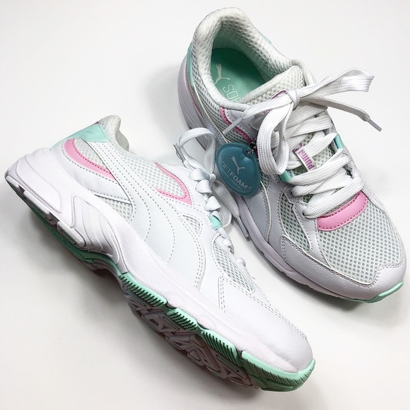 chunky sneaker axis plus 90s